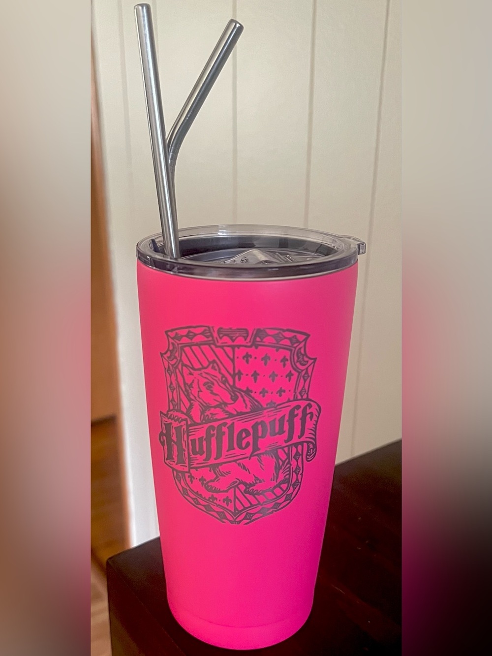 Brand new Harry Potter Hufflepuff water or coffee Tumbler Cup with two straws